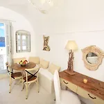 Villa Onar - Onar Collection Oia (Santorini)